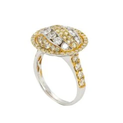 LADIES 18K YELLOW AND WHITE GOLD HAND RING WITH 2.72 CT DIAMONDS(Ladies 18k Yellow And White Gold Hand Ring With 2 72 Ct Diamonds)